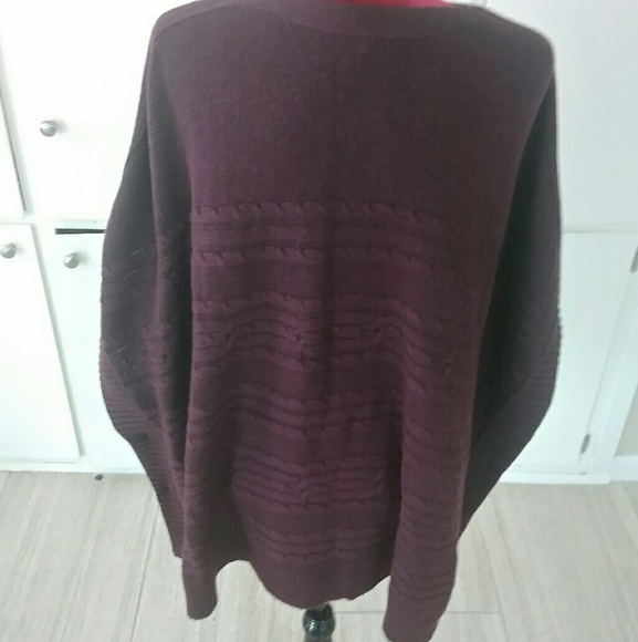 Banana Republic Poncho - Picture 3 of 4